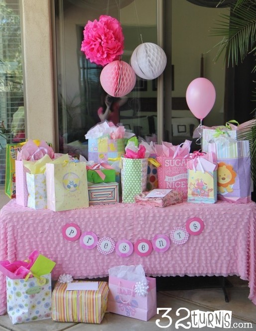 Present Table Baby Shower