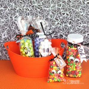 Simple Halloween Treat Bags - 32 Turns32 Turns